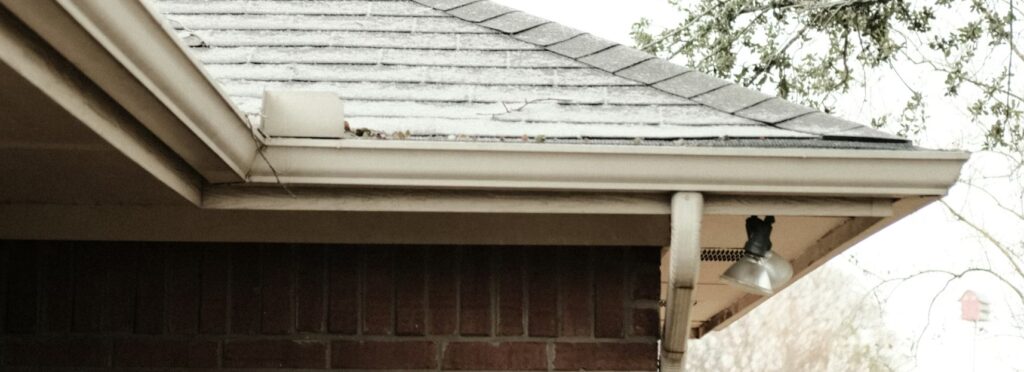 clogged gutters in troy mi home